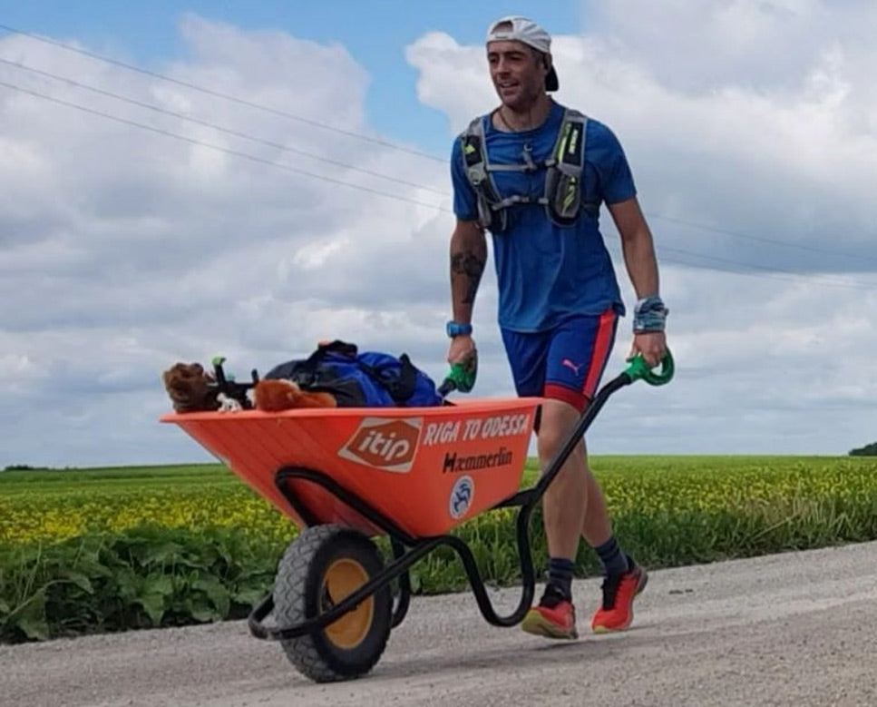 Scott 'gets a handle' on World Record using iTip Handles!